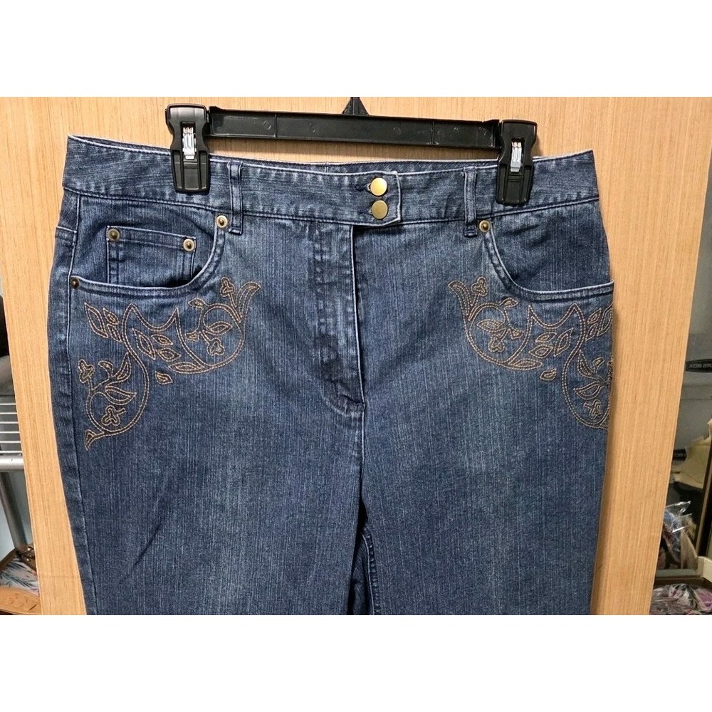 Talbots Size 14 Ladies Vintage Blue Jeans High Rise Embroidered Bootcut‎ Stretch